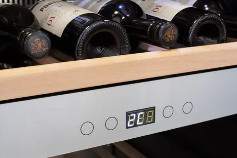 Холодильник винный CASO WineComfort 126 фото 3