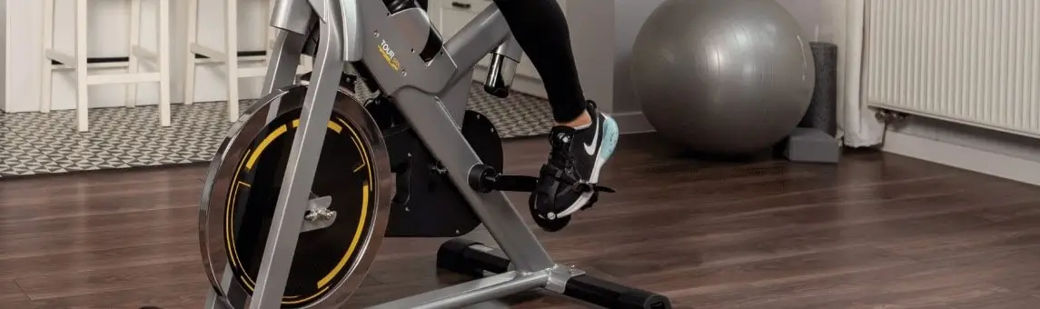 chto-luchshe-velotrenazher-ili-ellipticheskiy-trenazher-1-min.jpg