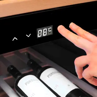 Холодильник винный CASO WineChef Pro 180 black фото 3 Холодильник винный CASO WineChef Pro 180 black фото 3