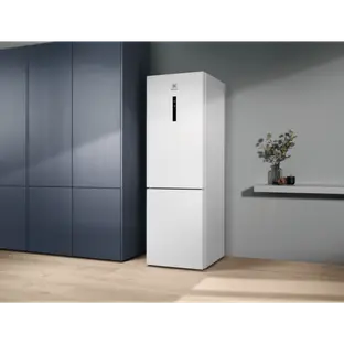 Холодильник Electrolux RNC7ME32W2 фото 3