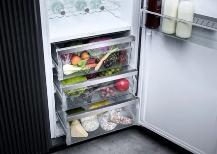 Встраиваемый холодильник Miele K 7747 C фото 2 Встраиваемый холодильник Miele K 7747 C фото 2