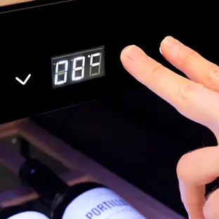 Винный шкаф CASO WineComfort 1800 Smart фото 2 Винный шкаф CASO WineComfort 1800 Smart фото 2