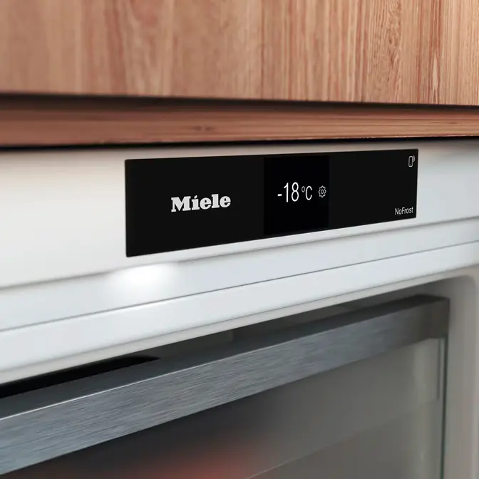 Встраиваемый холодильник Miele FNUS 7040 D фото 3