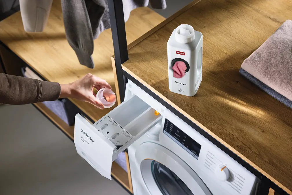 Средство для стирки деликатных тканей и изделий из шерсти Miele Wool Care фото 3