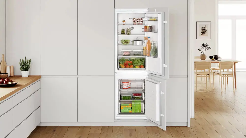 Встраиваемый холодильник Bosch KIN86NSF0 фото 4