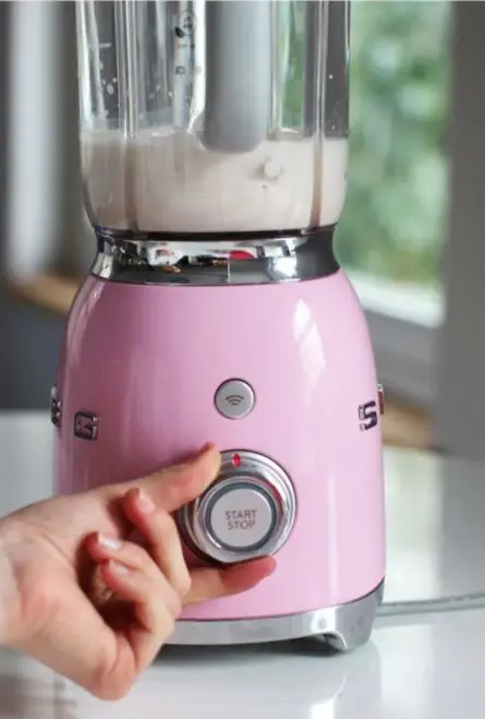 Блендер Smeg BLF01PKEU фото 3