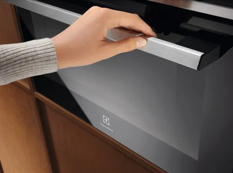 Микроволновая печь Electrolux EVM8E09X фото 6