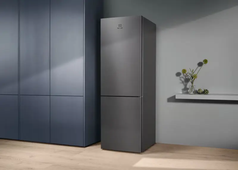 Холодильник ELECTROLUX LNT5ME32U1 фото 6