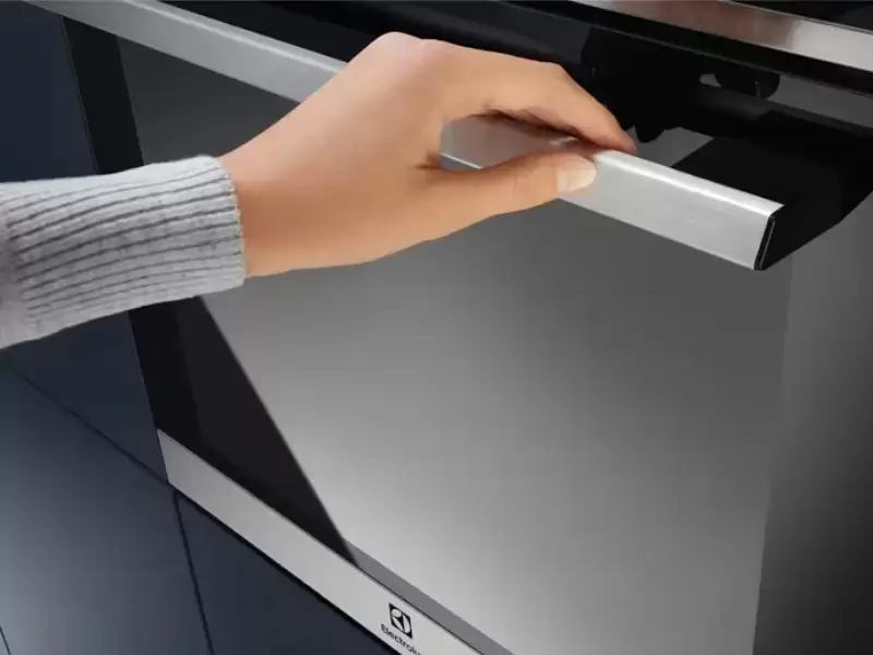Духовой шкаф Electrolux EOE7C31X фото 4