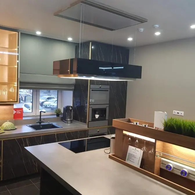 Вытяжка Falmec Levante 120 Чёрное стекло+рамка из стали фото 4 Вытяжка Falmec Levante 120 Чёрное стекло+рамка из стали фото 4