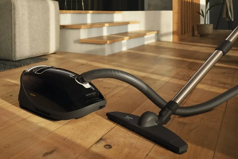 Пылесос Miele SGSF5 Complete C3 Parquet XL PowerLine черный фото 3