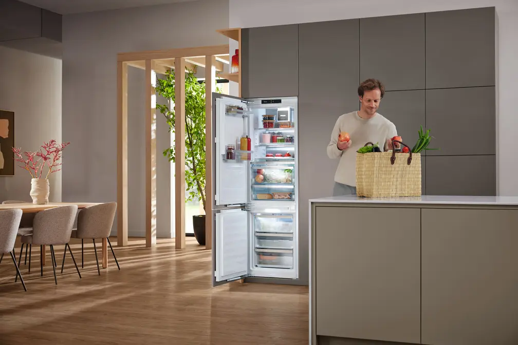 Встраиваемый холодильник Miele KFN 7795 C фото 2