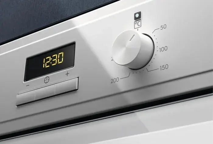 Духовой шкаф Electrolux EOF3H40BW фото 4