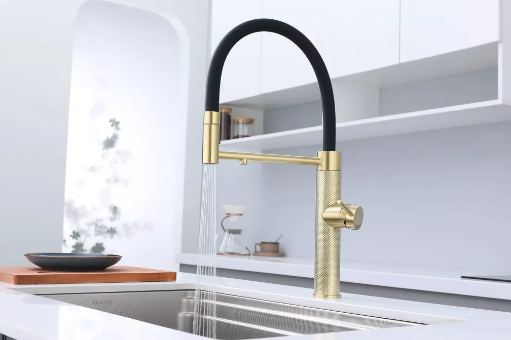 Смеситель Paulmark GANYMEDE DIAMOND Gd613199-LG светлое золото фото 3 Смеситель Paulmark GANYMEDE DIAMOND Gd613199-LG светлое золото фото 3