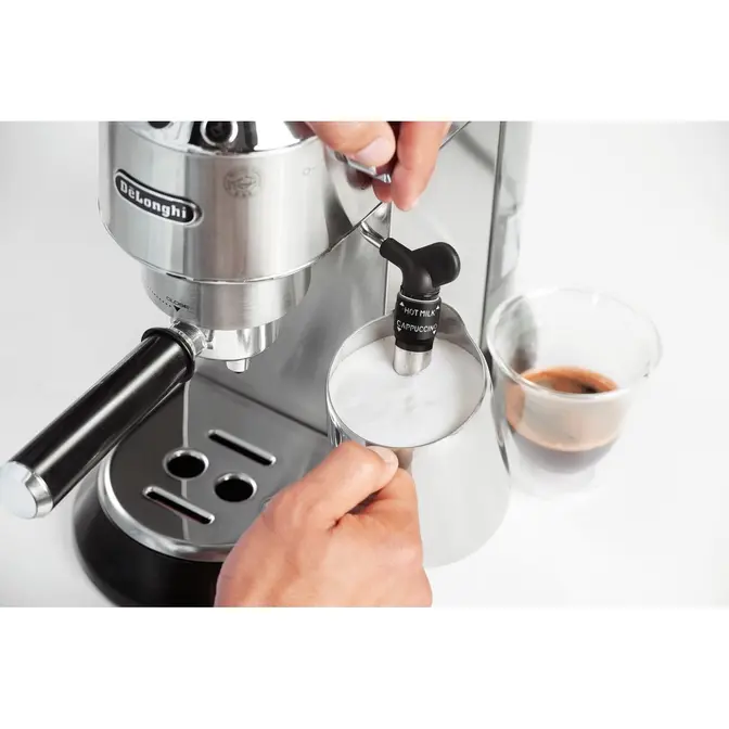 Кофеварка рожковая DeLonghi EC 685.M фото 3