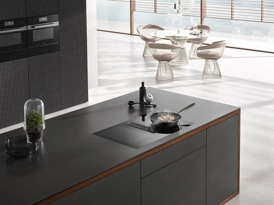 Варочная панель с вытяжкой Miele KMDA 7634 FL фото 2