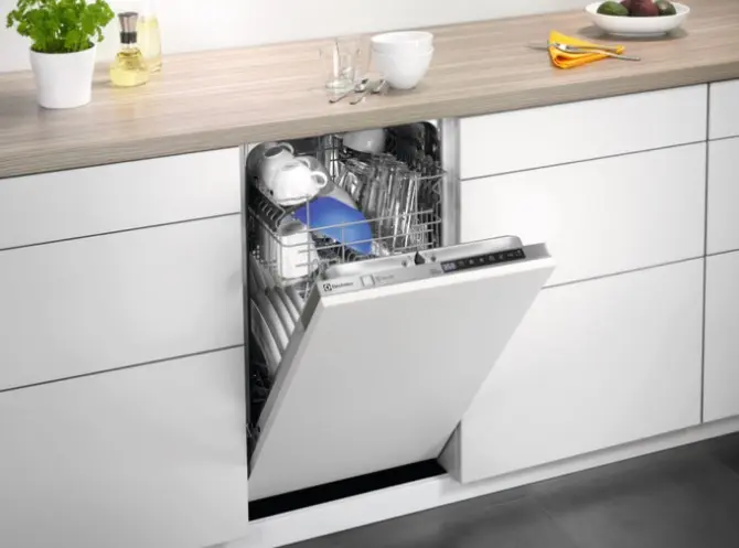 Встраиваемая посудомоечная машина Electrolux ESL94655RO фото 14