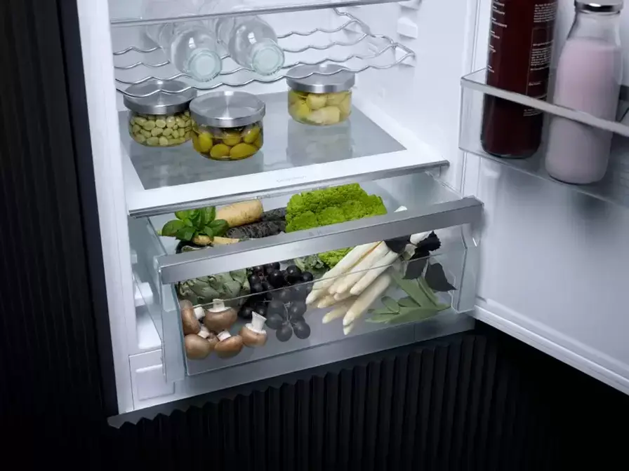 Встраиваемый холодильник Miele KF 7731 D фото 2
