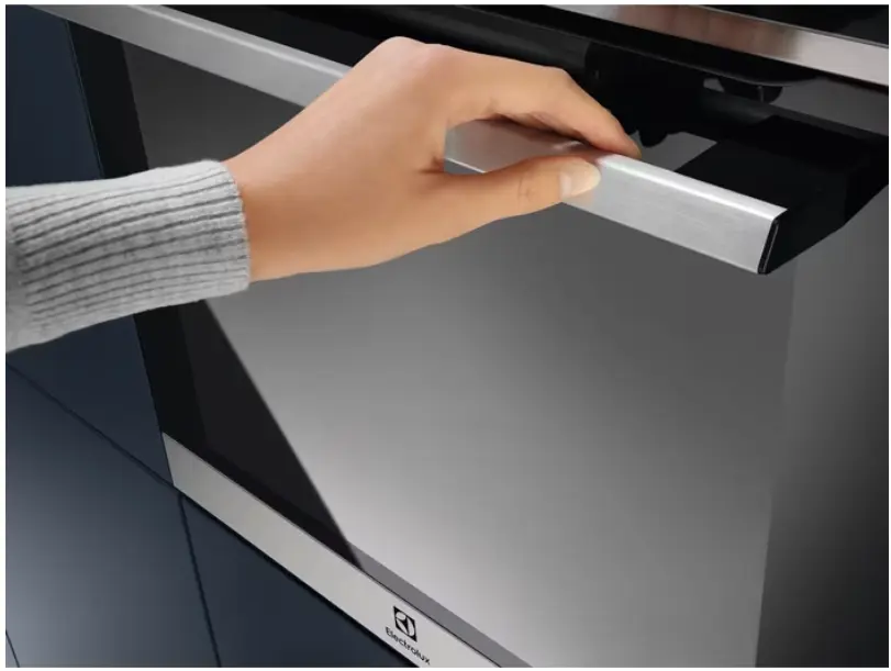 Духовой шкаф Electrolux EOC9P31WX фото 6