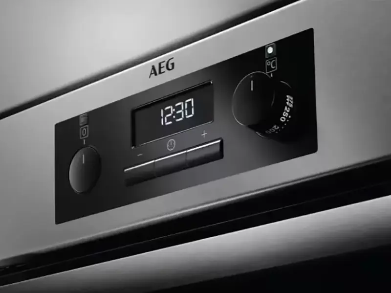 Духовой шкаф AEG BEB331110M фото 2
