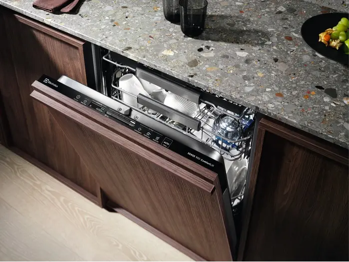 Встраиваемая посудомоечная машина Electrolux EEC987300L фото 4