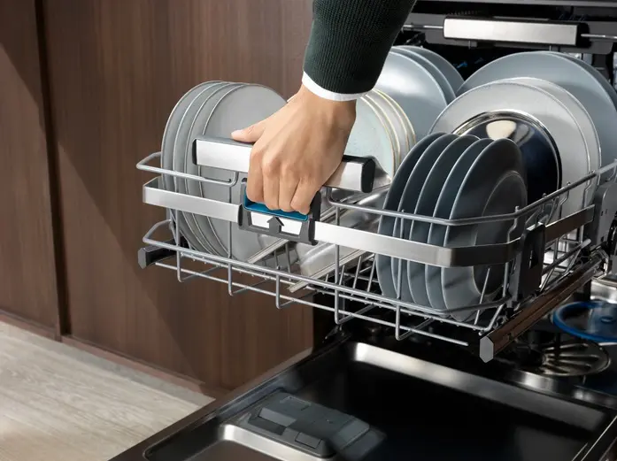 Встраиваемая посудомоечная машина Electrolux EEC987300L фото 9