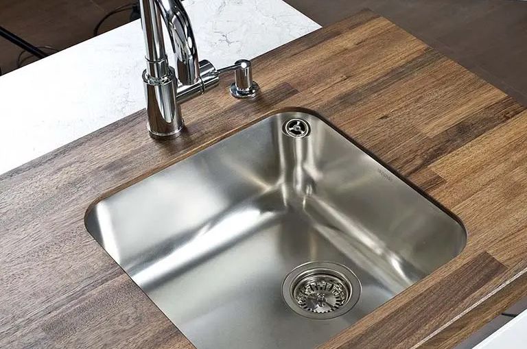 Монтаж под столешницу